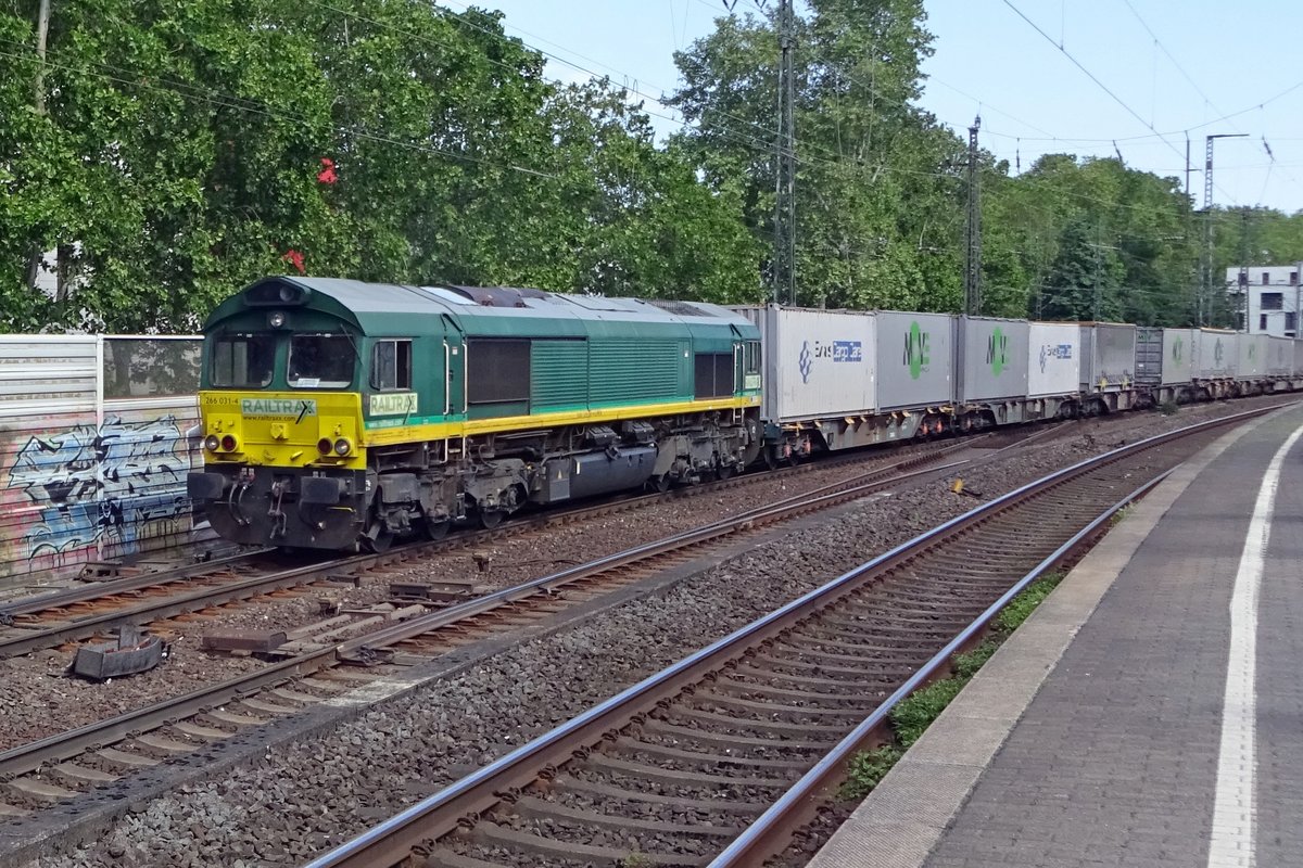 Railtraxx 266 031 durchfahrt Kln Sd am 8 Juni 2019. 