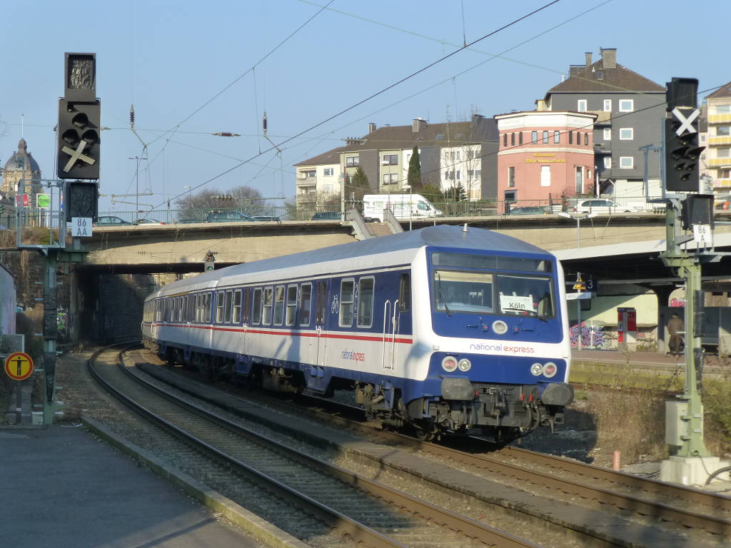 RB 48 aus Kln in W-Steinbeck, der Endbahnhof Kln ist in dem Ersatzzug fest einprogrammiert. 17.3.16