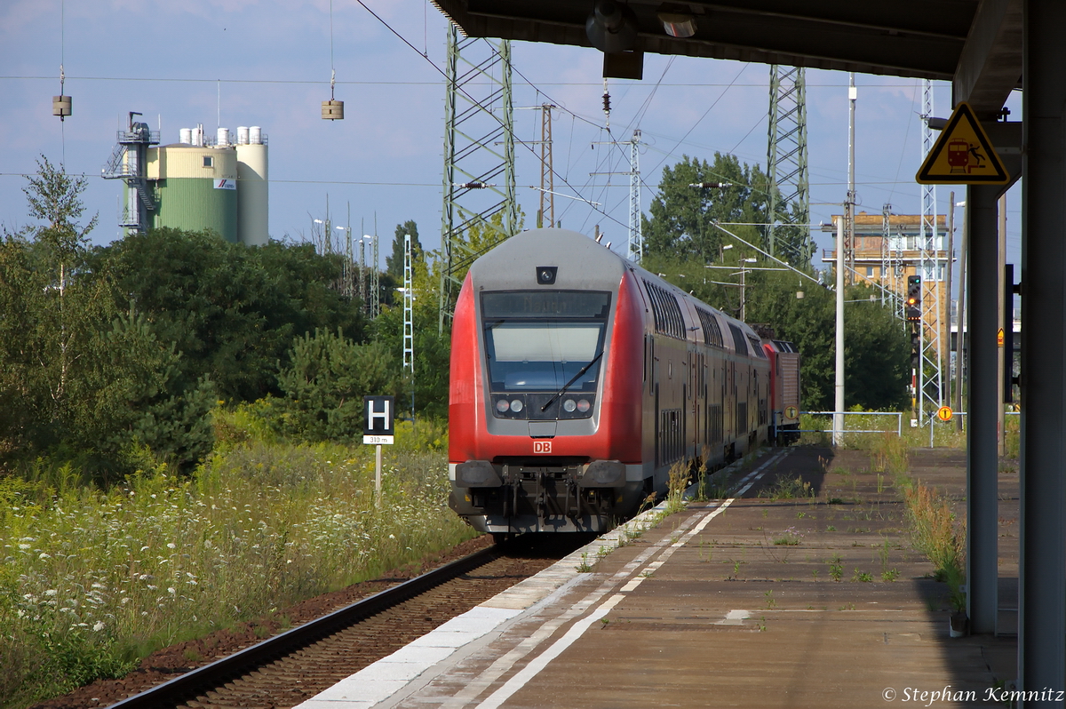 RB14  Airportexpress  (RB 18926) von Berlin-Schönefeld Flughafen nach Nauen, bei der Ausfahrt aus Berlin-Schönefeld Flughafen und gezogen hatte die 143 254-1 [Verl.|WR|12.03.15]. 26.07.2014