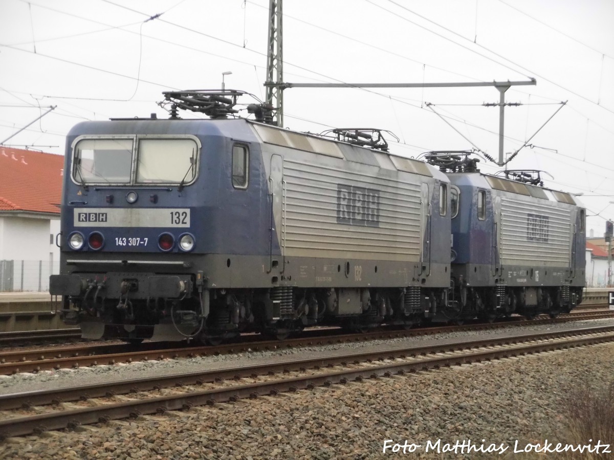 RBH 143 307 und 143 068 in Delitzsch am 25.1.16