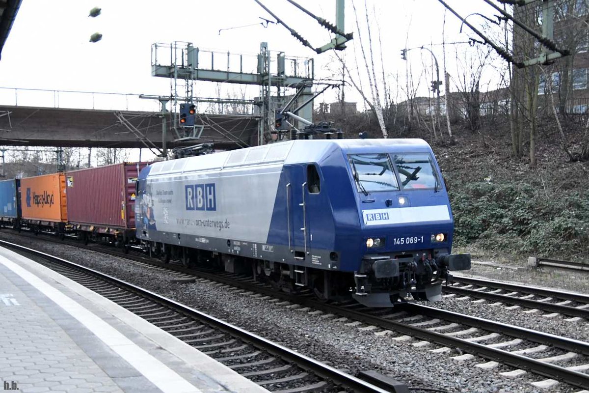 rbh 145 069-1 zog einen containerzug durch hh-harburg,26.03.21