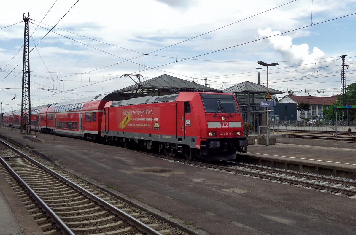 RE mit 146 226 steht am 21 Mai 2018 in Offenburg. 