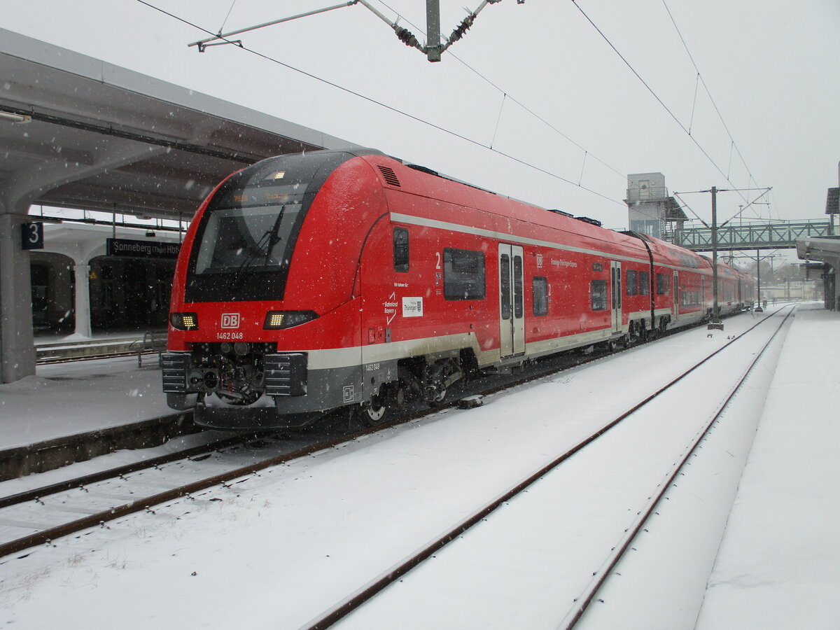 RE Sonneberg-Coburg,am 18.Januar 2024,gefahren vom 426 048,im Sonneberger Hbf.