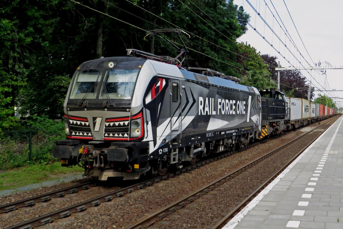 RFO Sharky 193 623 durchfahrt mit ein KLV am 18 Juni 2020 Tilburg-Universiteit.