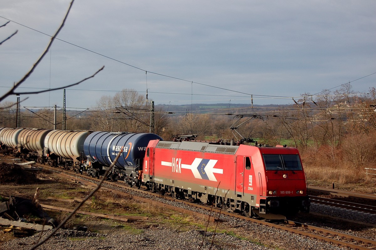 RheinCargo 185 606-1 mit Kesselwagen Richtung Gro�korbetha, am 11.01.2014 in Naumburg Hbf. (Foto: dampflok015)