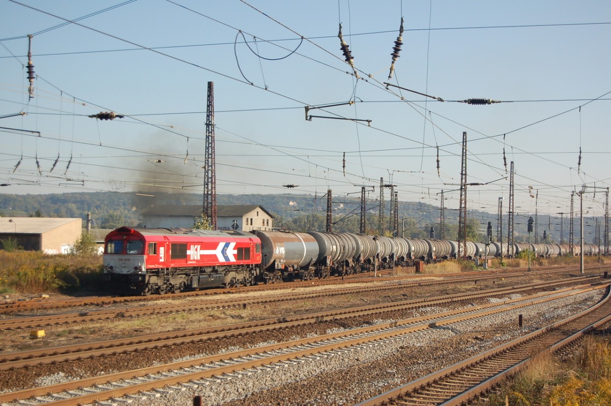 Rheincargo DE 670 mit Kesselwagen Richtung Bad K�sen, am 02.10.2013 in Naumburg Hbf. (Foto: dampflok015)