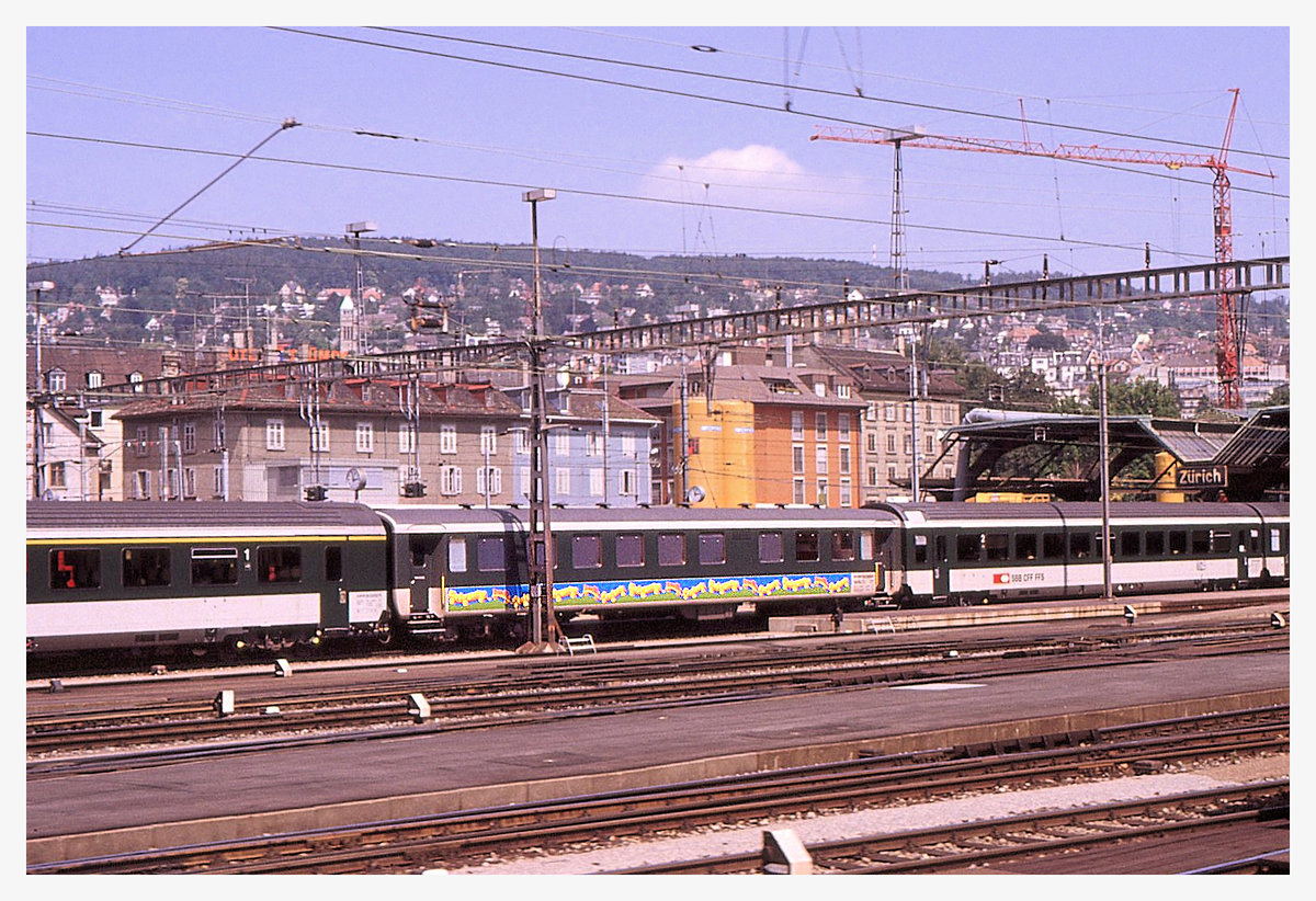 RIC Wagen Bauart Schlieren: Kindergartenwagen 51 85 89-70 820 in Zürich, 18.Juli 1984 