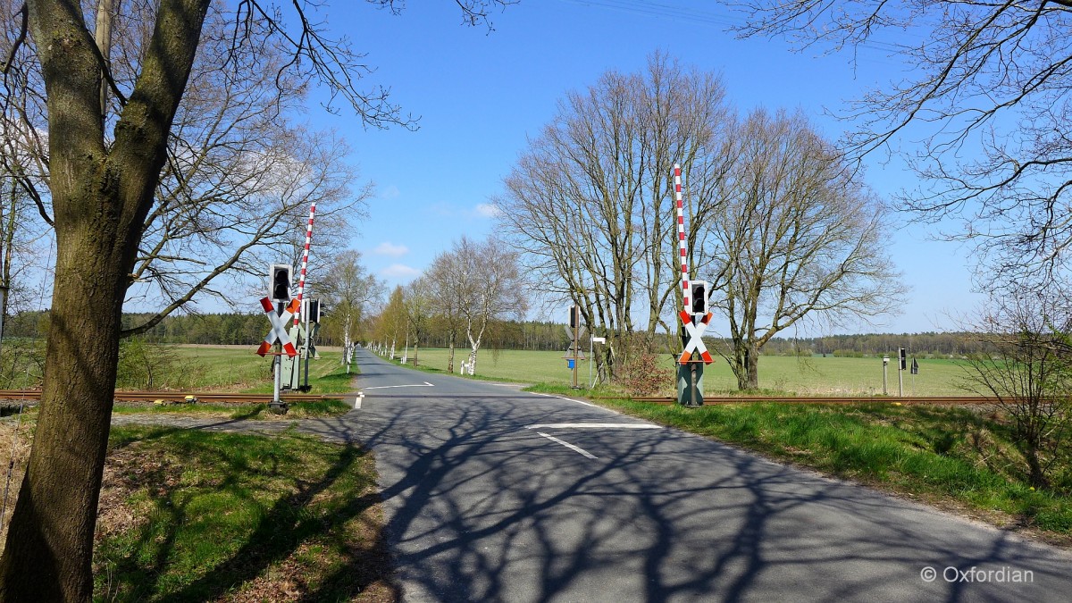 Riepholm (Visselhövede) - beschrankter Bahnübergang.