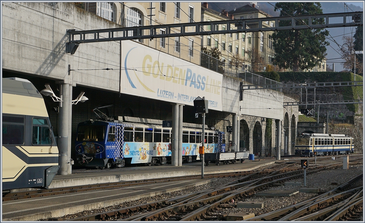 Rocheres de Naye Bhe 4/8 302 und 301 in Montreux.
6. Dez. 2016