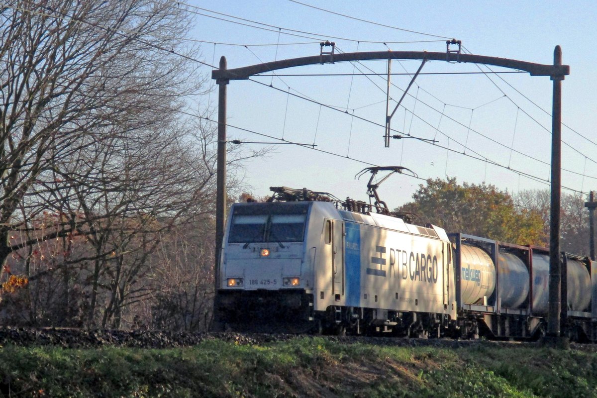 RTB 186 425 durchfahrt am 17 November 2018 Tilburg Oude Warande.