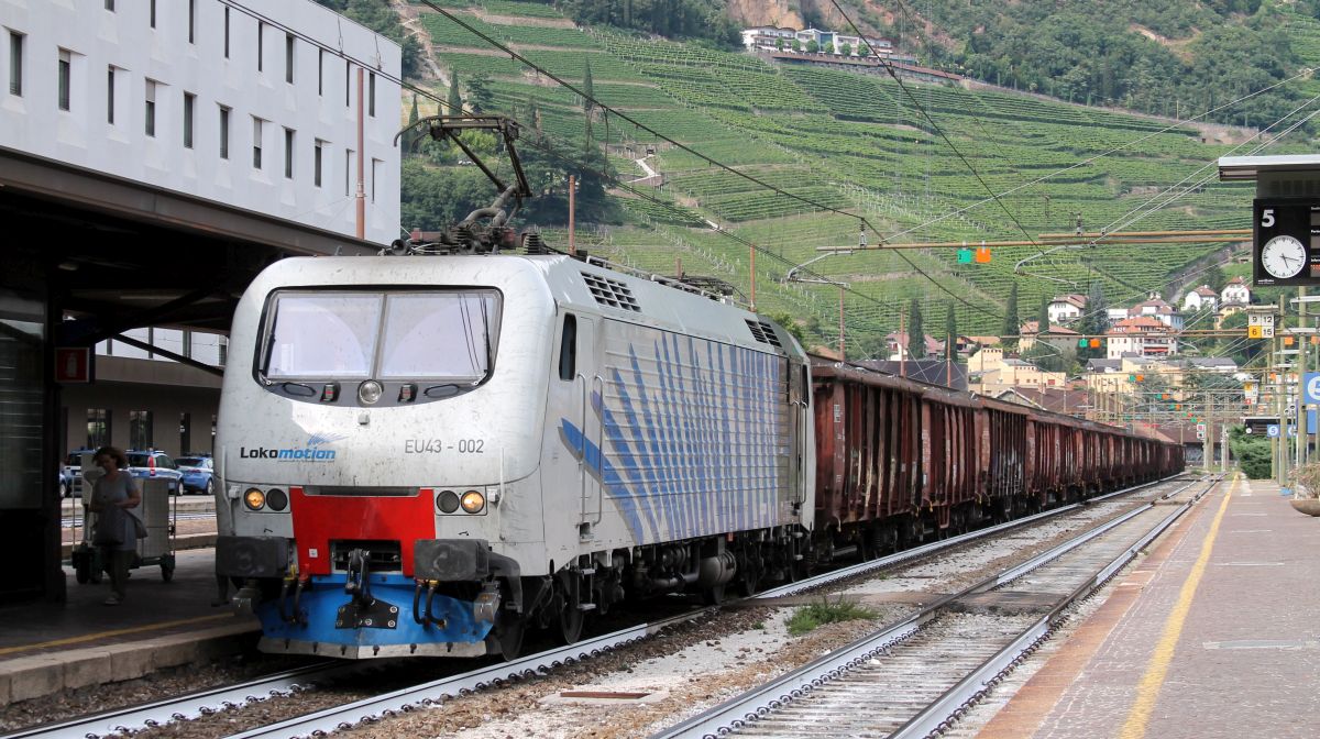 RTC EU43-002 mit Güterzug Bozen 17.07.2019