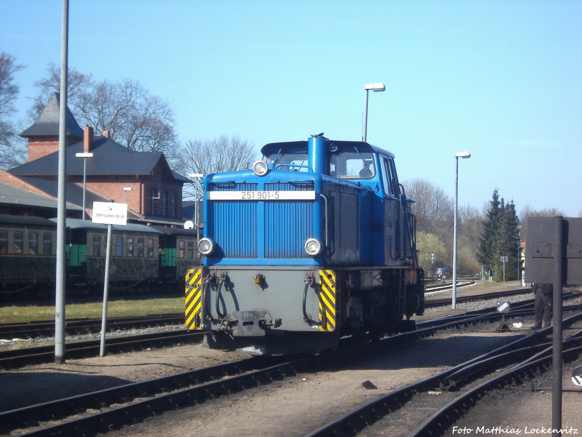 RBB 251 901 bei rangierarbeiten im Kleinbahn BW Putbus am 20.3.14