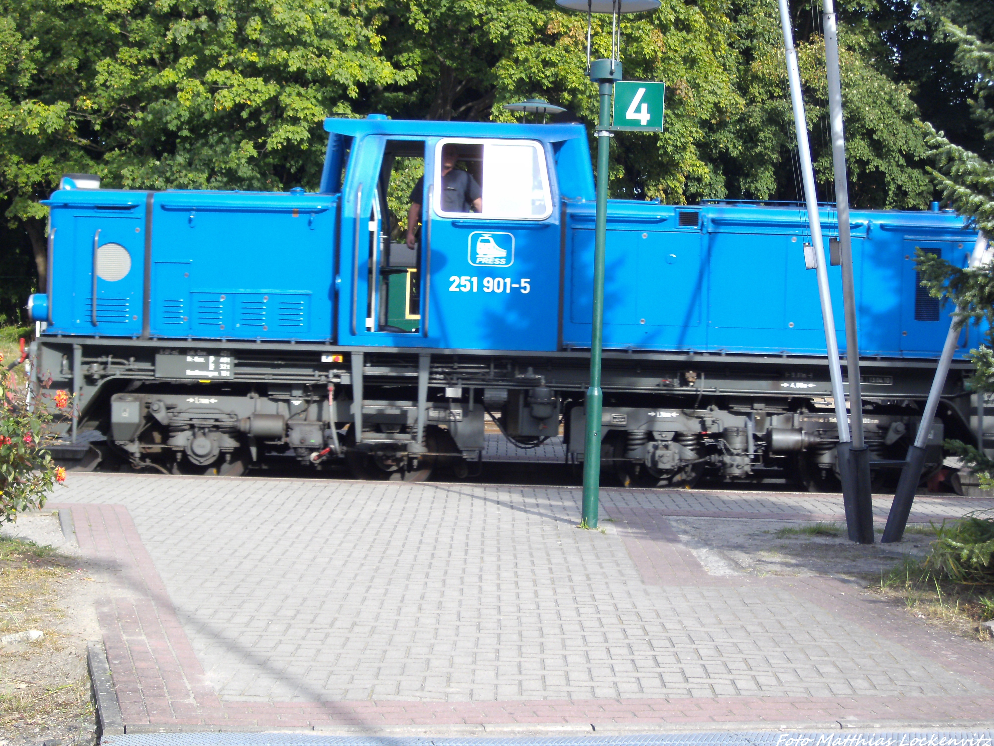 RBB 251 901 unterwegs zum Ausgangspunkt im Bahnhof Putbus am 29.8.13