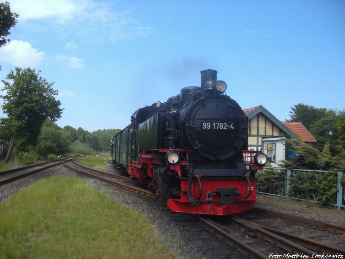 RüBB 99 1781 beim Einfahren in den Bahnhof Putbus am 4.6.14