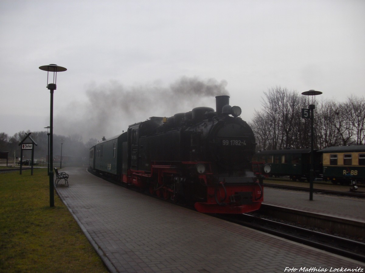 RüBB 99 1782 bei der Einfahrt in Putbus am 9.1.14