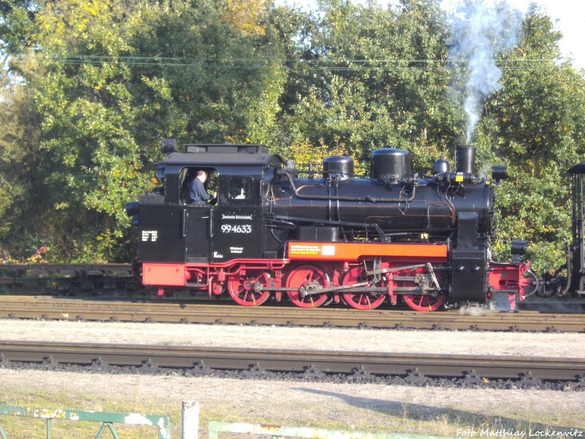 RBB 99 4633 (Mh 53) beim Rangieren im Bahnhof Putbus am 12.10.14