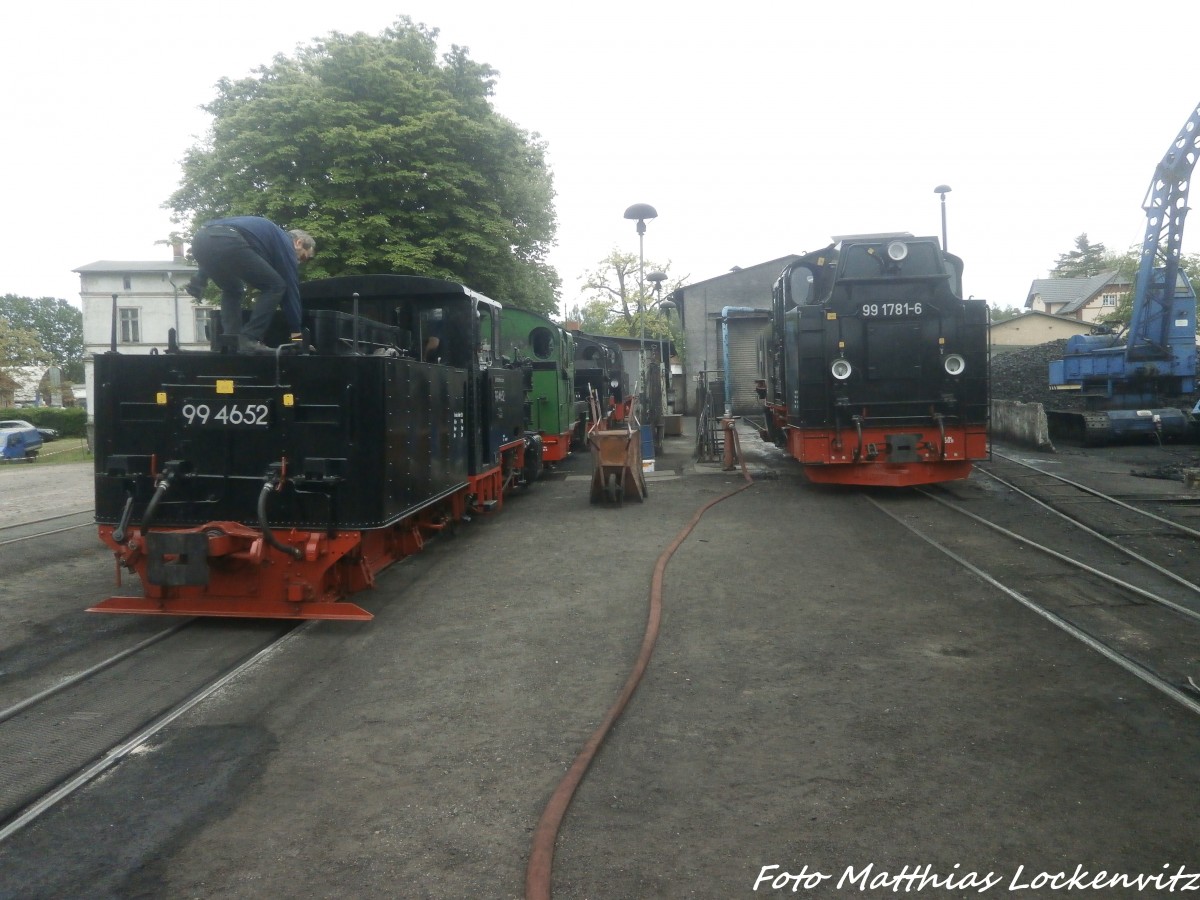 RBB 99 4652 und 99 1781 im kleinbahn-BW Putbus am 31.5.15