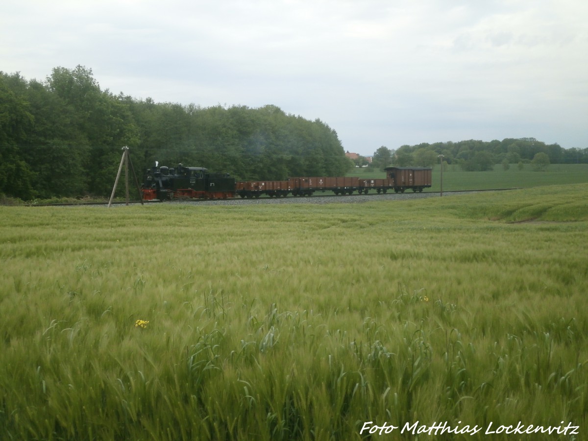 RBB 99 4652 mit dem Fotozug kurz vor Putbus am 31.5.15