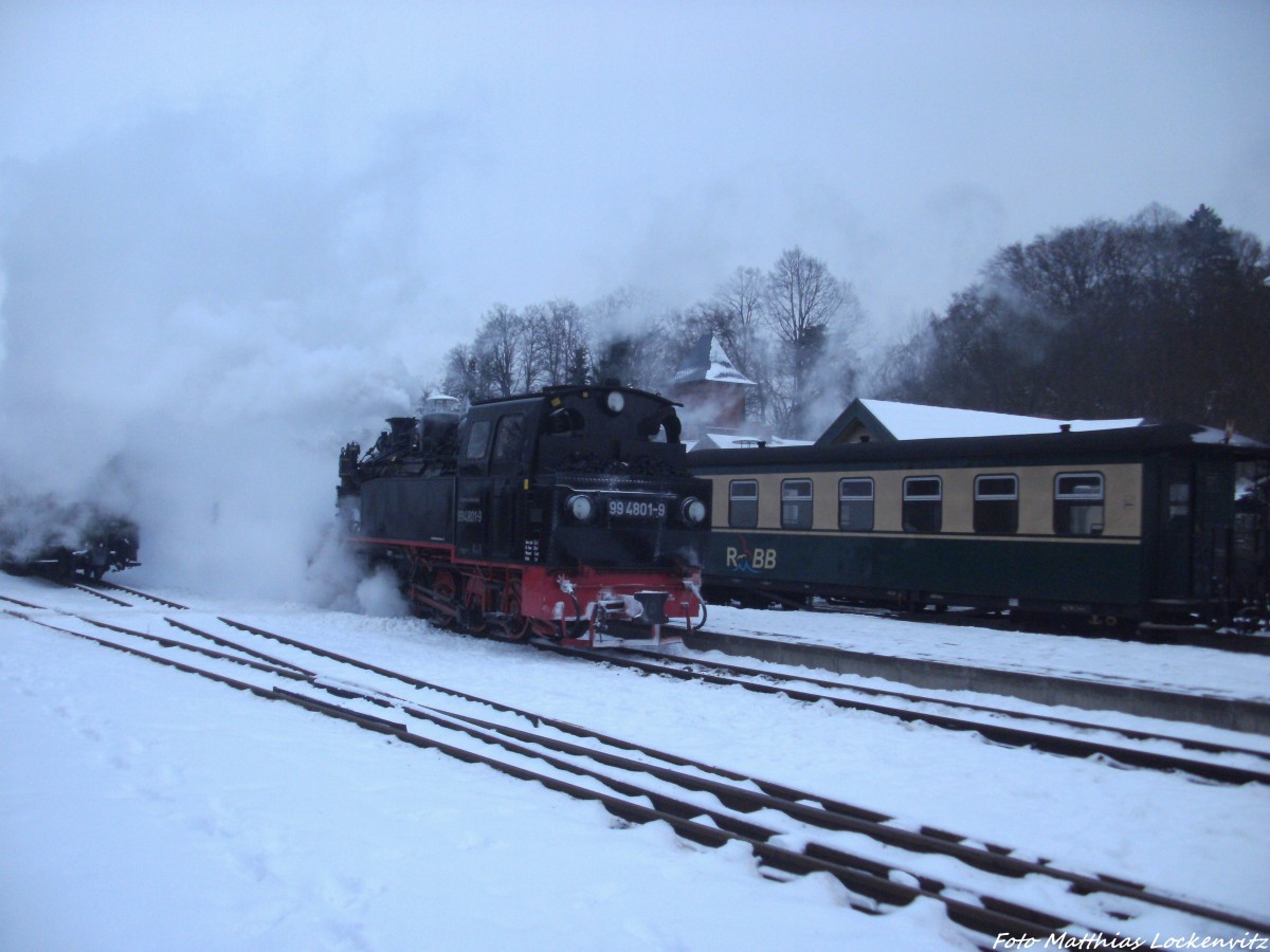 RüBB 99 4801 unterwegs zum Personenzug im Bahnhof Putbus am 30.1.14