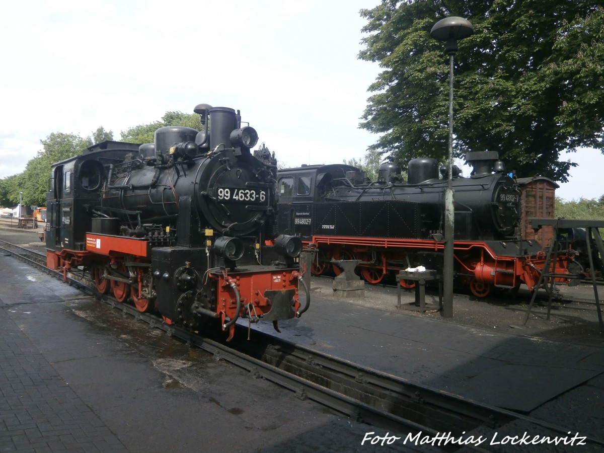 RBB 99 4802 und 99 4633 im Kleinbahn-BW Putbus am 29.5.15