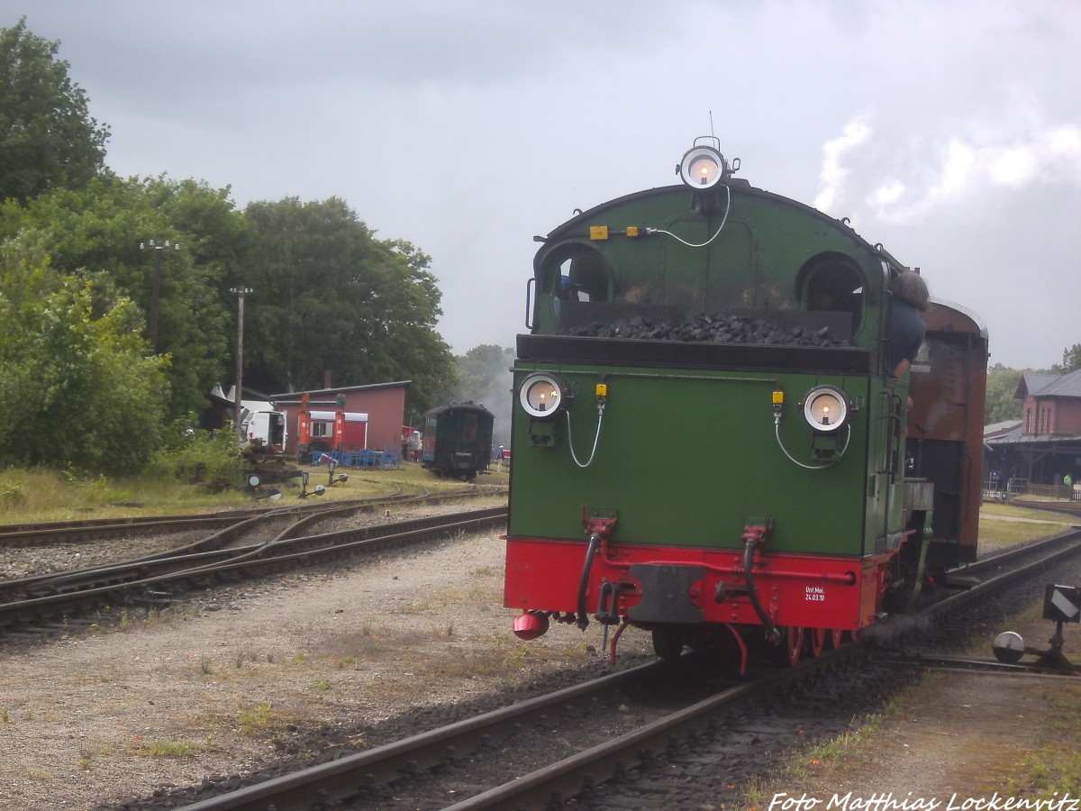 RBB Mh 52 beim verlassen des Bahnhofs Putbus in Richtung Ostseebad Binz am 14.6.14