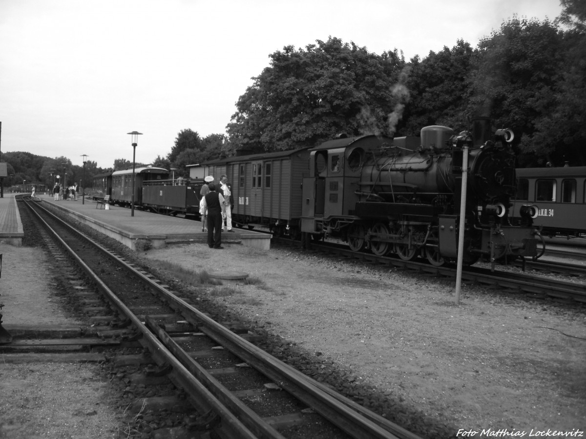 RBB Mh 52 mit dem Sonderzug im Bahnhof Putbus am 30.8.13