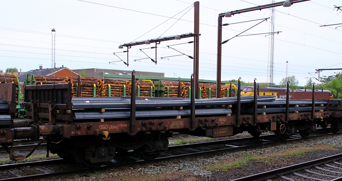 S-AAE 33 74 3662 079-9 Gattung Rmmns 042, vierachsiger Rungenwagen, Pattburg 02.05.2014