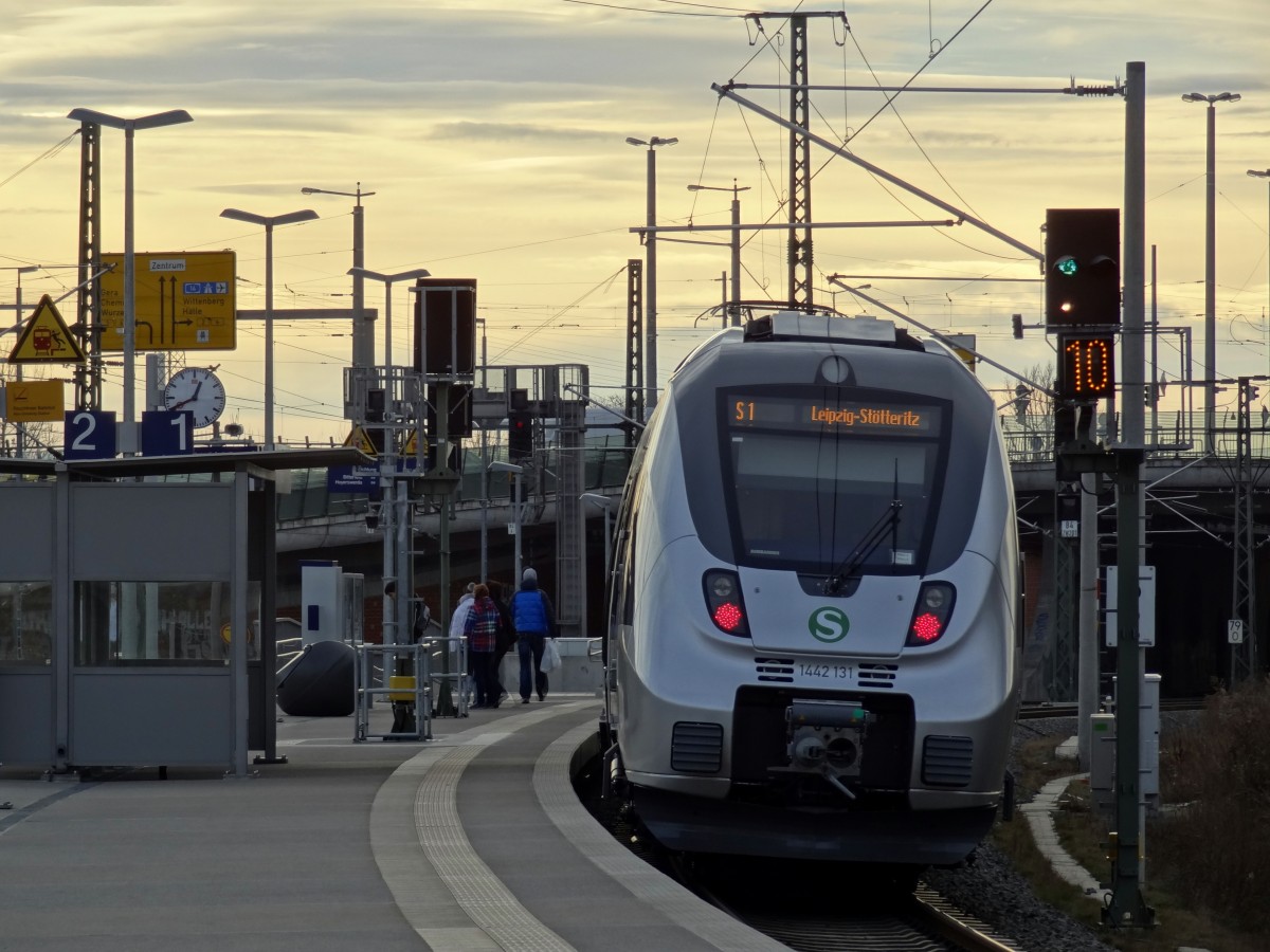 S-Bahn im Bahnhof Leipzig Nord.
Aufgenommen im Dezember 2013.