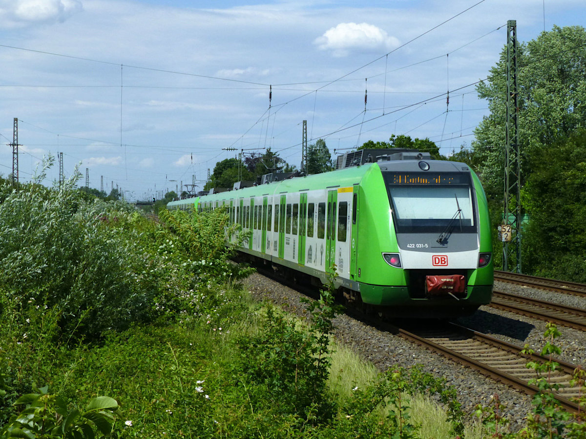 S1 mit 422 XXX und 422 031 nach Dortmund, Ausfahrt am 7.6.2019 in Angermund.