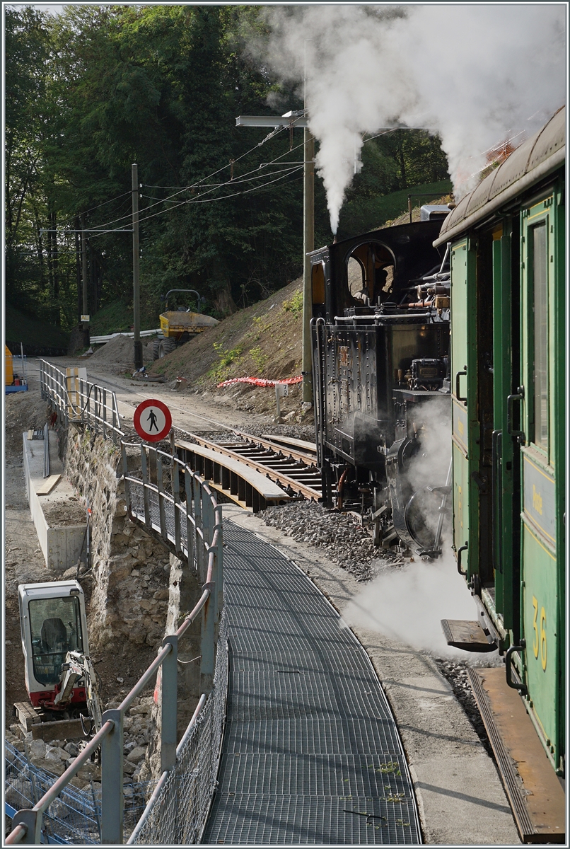 Sanierung des Baye de Clarens Viaduktes: Die Arbeiten am westlichen Brückenkopf haben begonnen und die Strecke führt hier bereits über eine Hilfsbrücke.

30. Sept. 2023