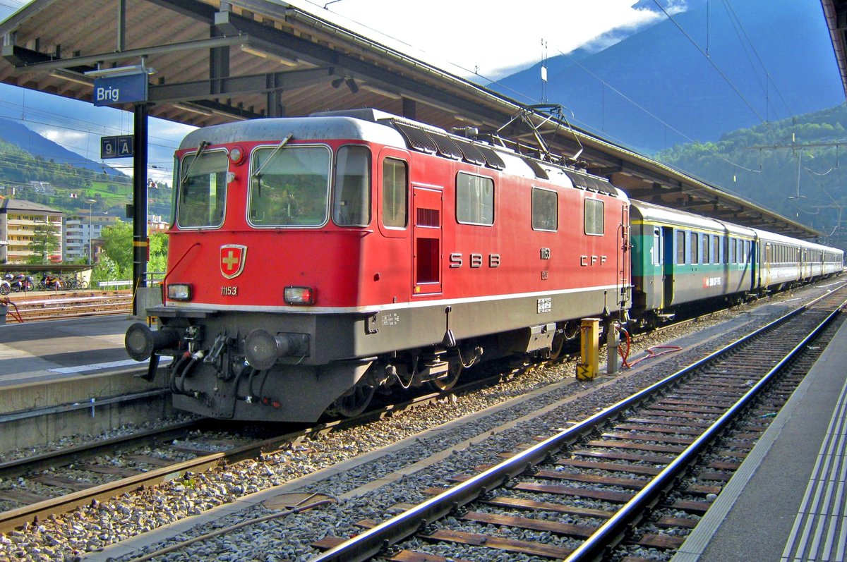 SBB 11153 ist mit ein RB aus Domodossola in Brig eingetroffen am 14 September 2010.