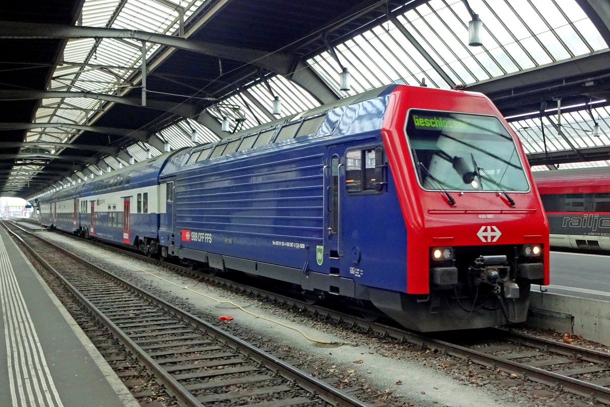 SBB 450 087 steht am 2 Januar 2020 in Zürich HB.