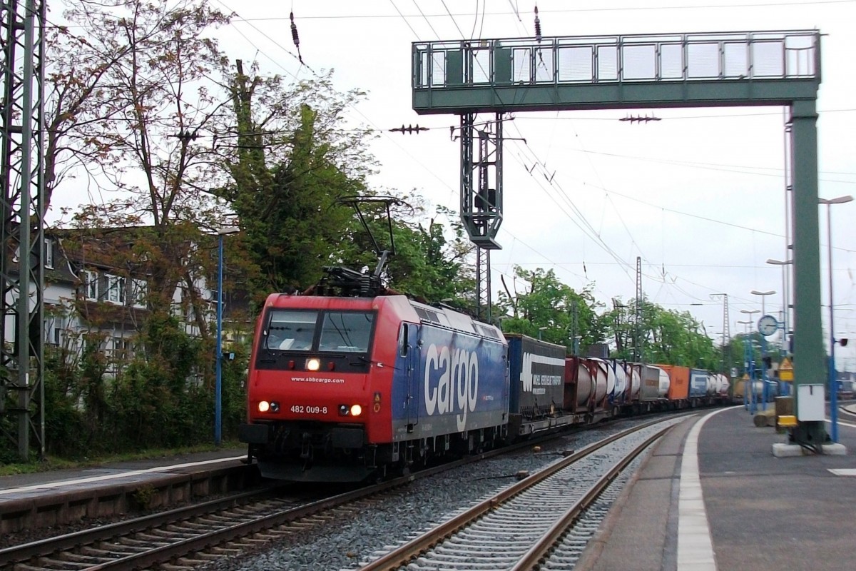 SBB 482 009 durcheilt am 19 September 2014 Remagen.