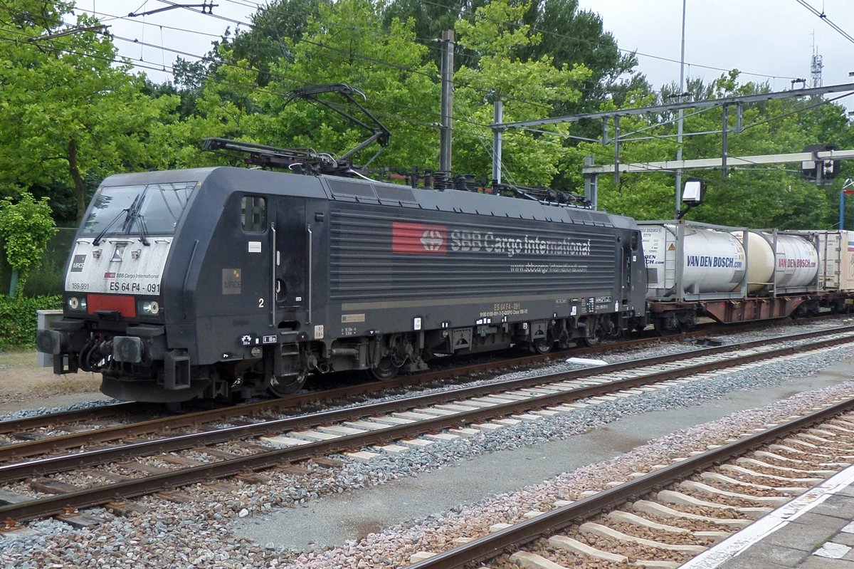 SBB Cargo International 189 091 passiert am 16 Juli 2016 Dordrecht Centraal.