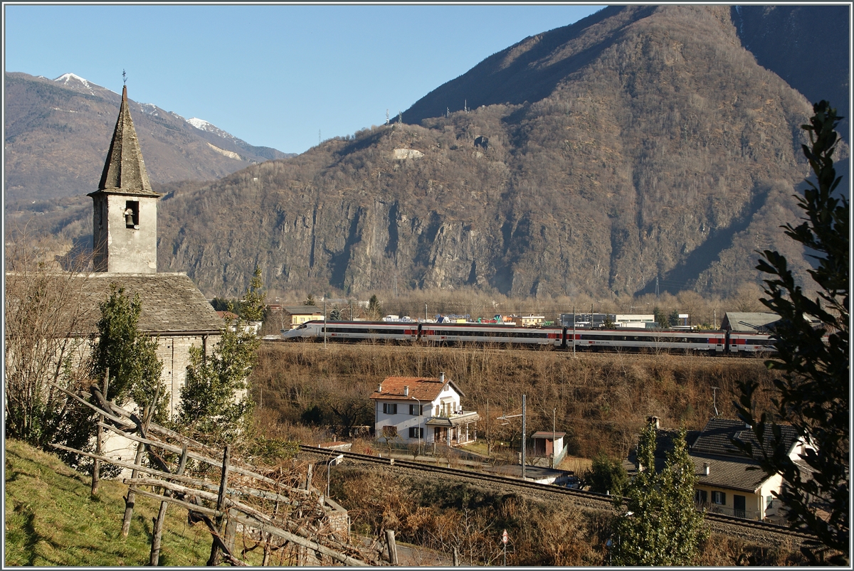 SBB ETR 610 als EC 52 von Milano nach Basel kurz vor Domodossola.
17. Dez. 2013