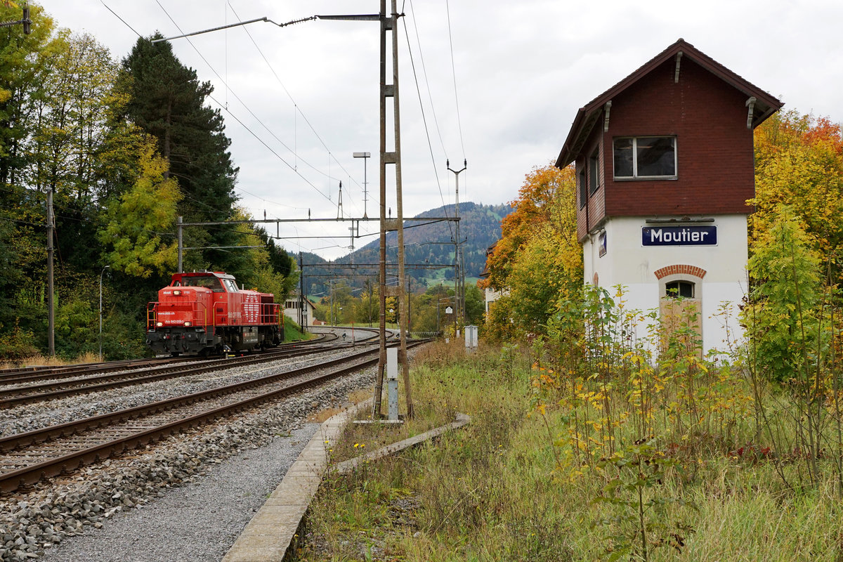 SBB: Infrastruktur Am 843 019-1 in Moutier am 9. Oktober 2017.
Foto: Walter Ruetsch