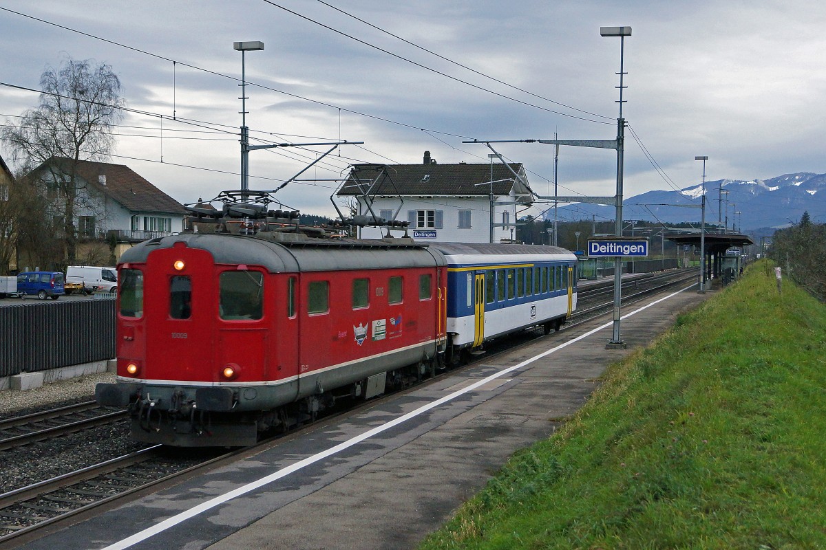 SBB: Re 4/4 | 10009 auf Sonderfahrt mit OeBB AB ex SBB bei Deitingen am 12. Dezember 2014.
Bahnsujets der Woche 50/2014 von Walter Ruetsch