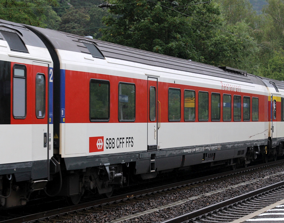 SBB Restaurantwagen Gattung WRm registriert unter 61 85 88-94 109-5 CH-SBB. Bingen am Rhein 15.09.2021