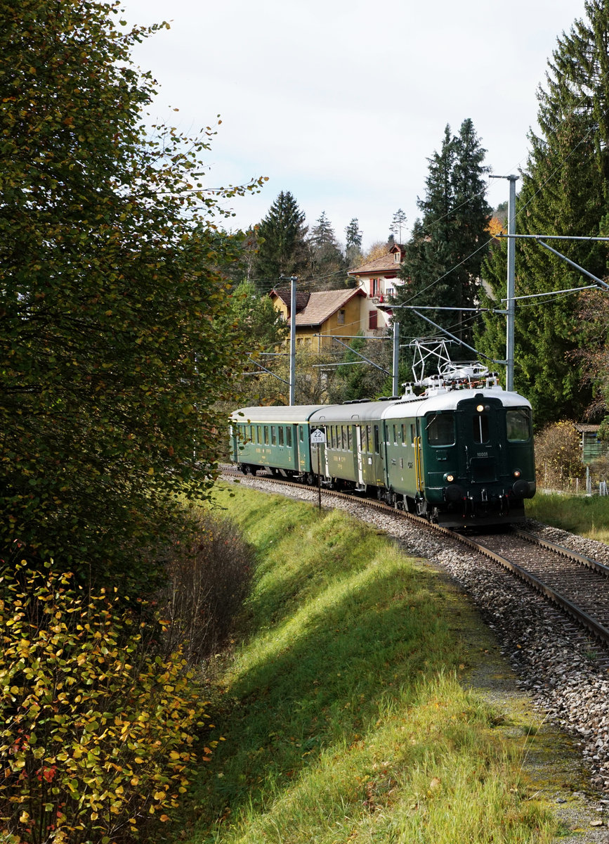 SBB: SBB HISTORIC Erlebnisfahrt Route  Vue des Alpes  mit der Re 4/4 I 10001 bei Villeret BE am 28. Oktober 2017.
Foto: Walter Ruetsch