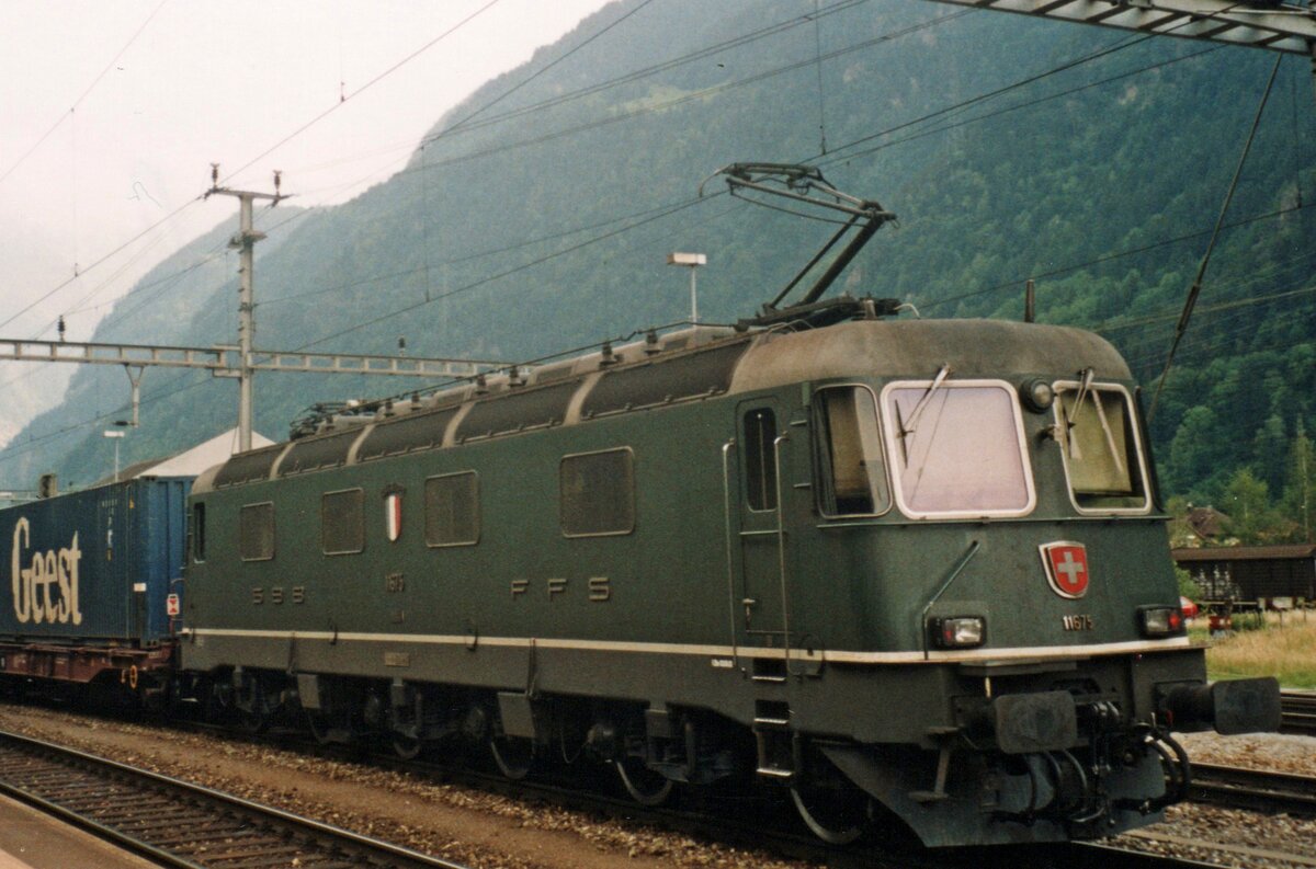 Scanbild von 11675 in Schiebeeinsatz in Erstfeld am 24 Mai 2004.