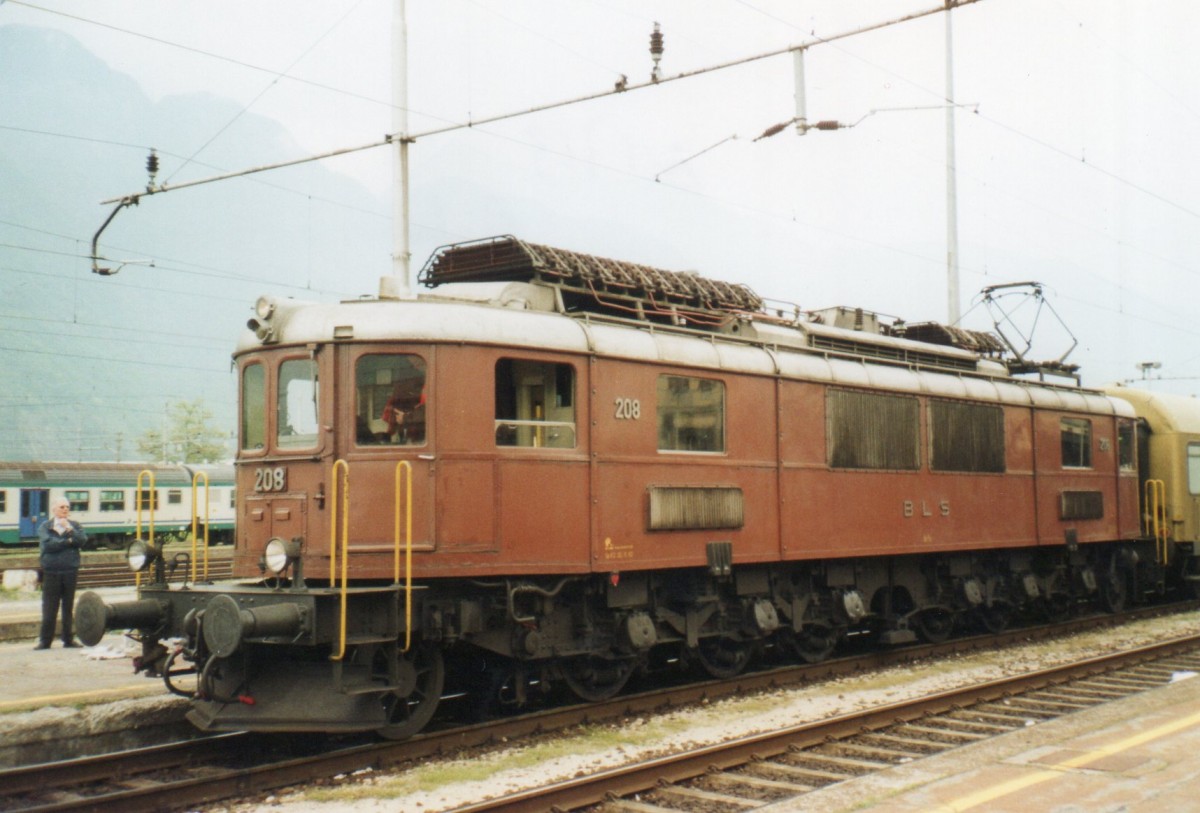 Scanbild von BLS 208 in Domodossola am 20 Mai 2006.