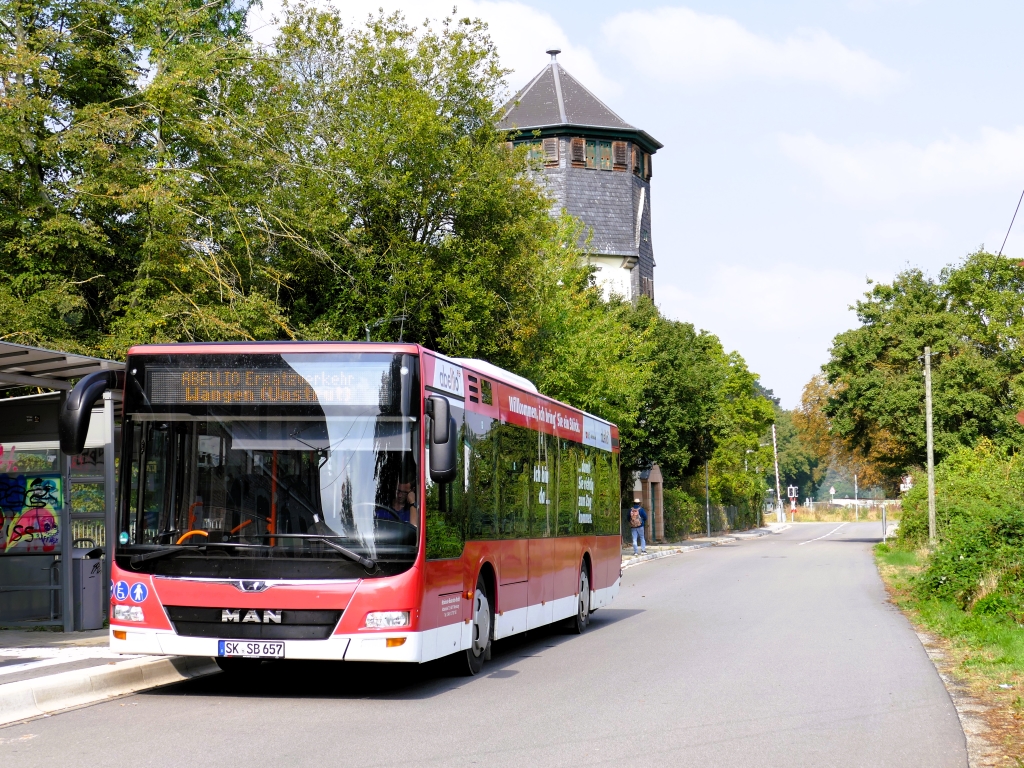 Schienenersatzverkehr f�r Abellio zwischen Nebra und Wangen (Unstrut). Sch�nbrodt Busverkehr GmbH MAN Lions City SB 657 als SEV nach Wangen (Unstrut), am 19.09.2024 am Bahnhof Nebra.