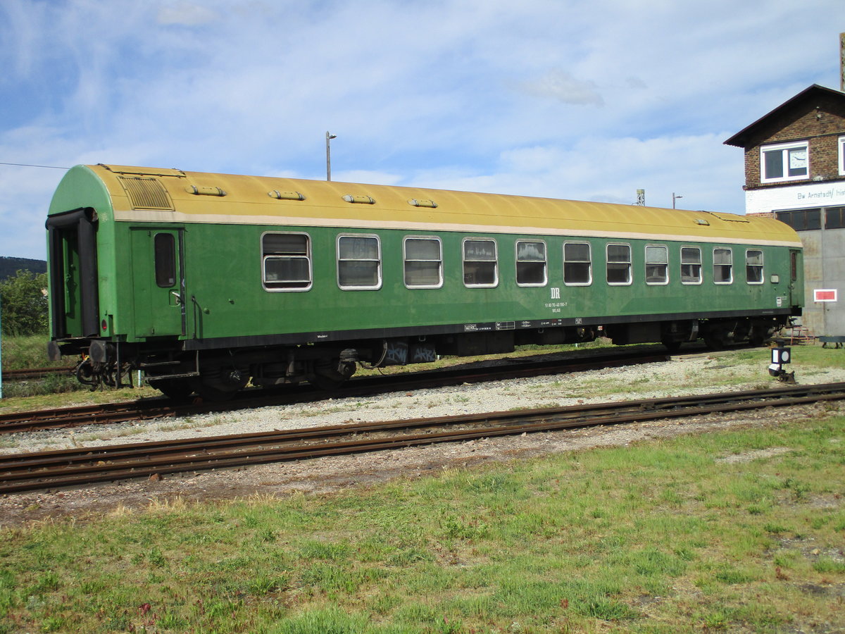 Schlafwagen Bauart WLAB statt in roter Farbgebung in grüner Lackierung,am 30.Mai 2020,im Eisenbahnmuseum Arnstadt. 