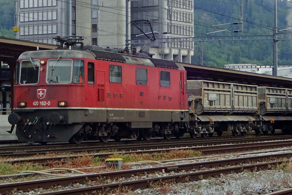 Schötterzug mit 420 162 durchfahrt am 25 Mai 2019 Brugg AG. 