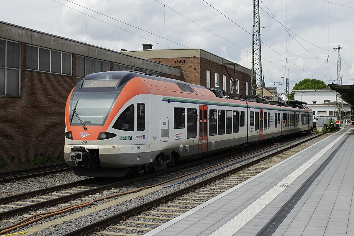 Seit 2010 betreibt Vias die rechtsrheinische Strecke Frankfurt - Wiesbaden - Koblenz/Neuwied. Eingesetzt werden drei- und vierteilige Stadler-Flirt. Am 16.06.2018 ist ET 409 in Neuwied abgestellt.