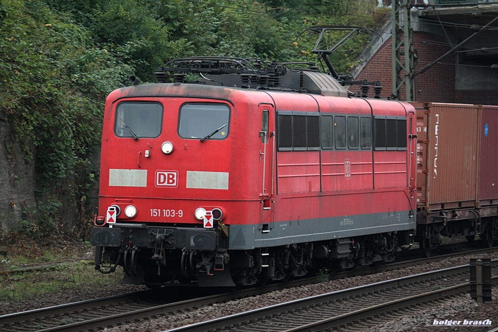 seltene aufnahme am 25.09.13:151 103-9 hatte als zuglok noch die schlusstafeln dran