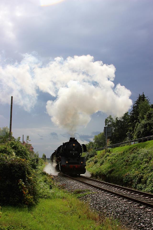 SEM 50 3648-8 mit dem DPE 52328 aus Chemnitz Hbf, am 09.09.2017 in Freyburg. (Foto: Thomas Schlesinger)