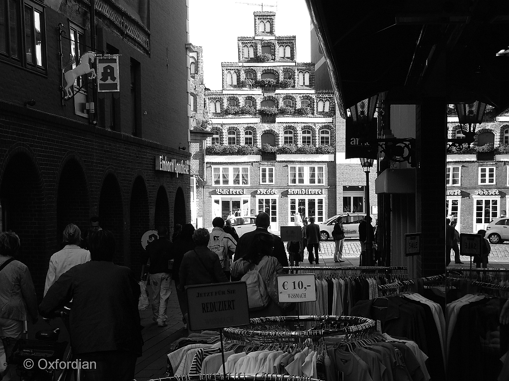 Shopping in Lüneburg, Sommer 2007.