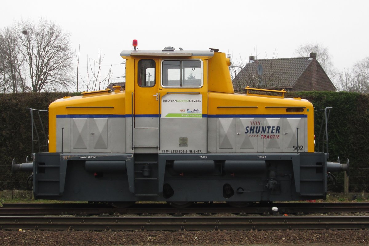 Shunter 502 steht am 15 Februar 2015 in Blerick abgestellt.