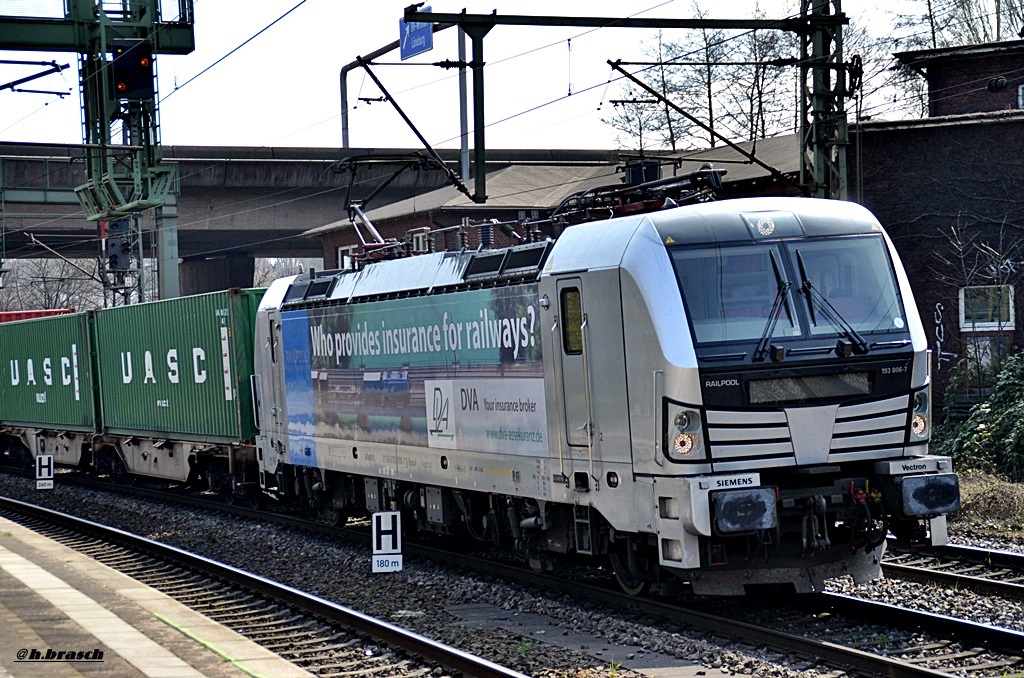 SIEMENS-VECTRON 193 806 ist mit einen kastenzug durch hh-harburg gefahren,11.04.15